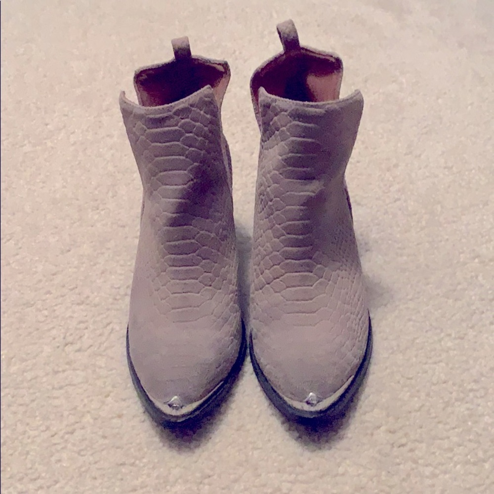 Beautiful gently worn booties